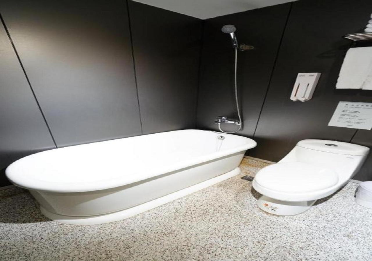 Walker Hotel - Sanchong 타이베이 외부 사진